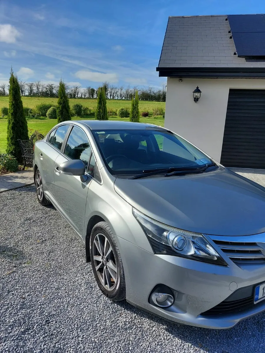 2013 Toyota Avensis 2.0D Overmount - Image 1