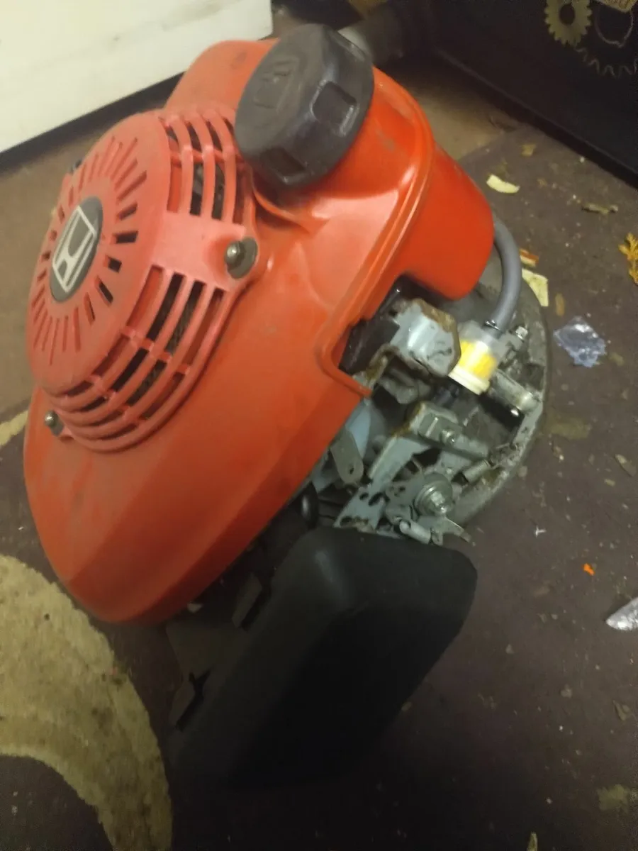 Lawnmower engine - Image 3