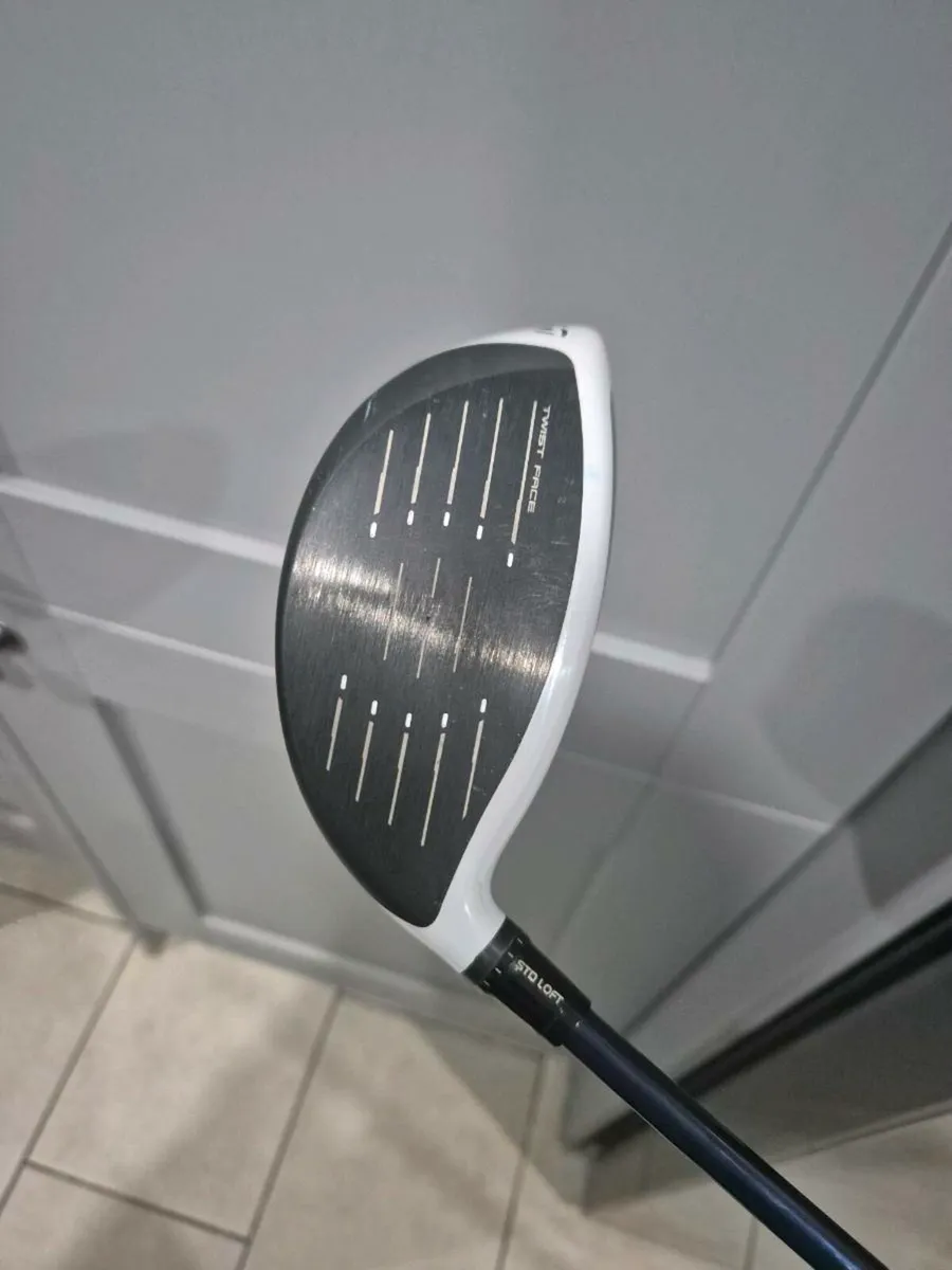 Taylormade Sim2 Max Driver - Image 2