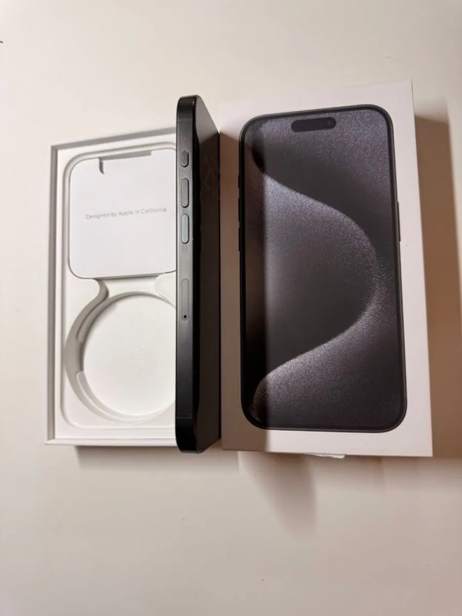 iPhone 15 Pro 256GB - Image 4