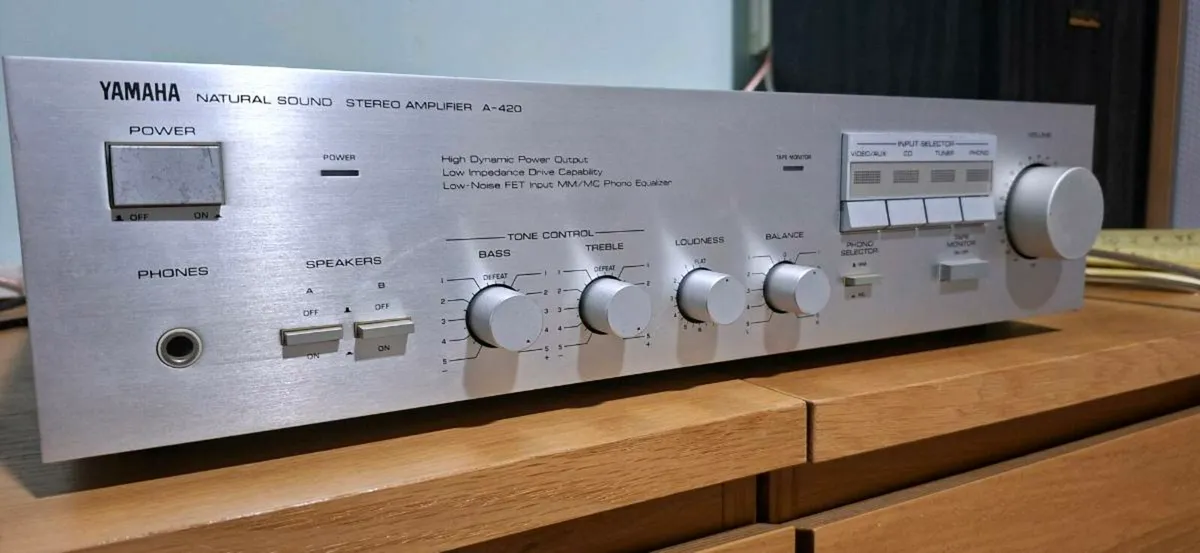 Yamaha A-420 Stereo Integrated Amplifier - Image 3