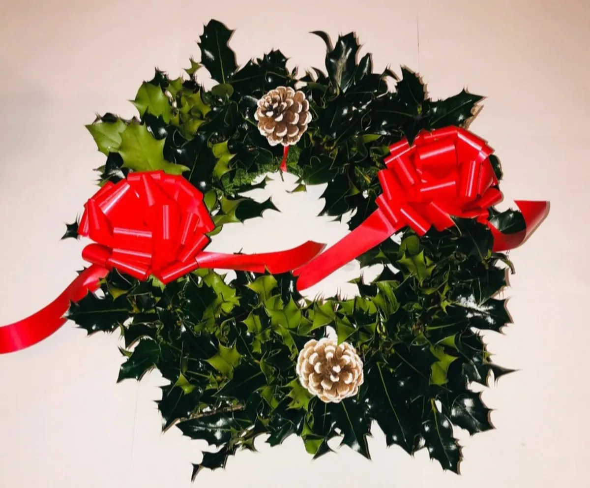 Holly wreaths - Image 2