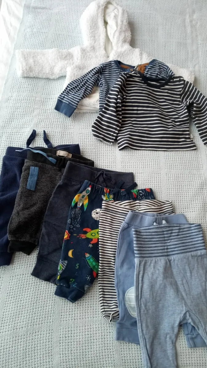 Baby boy clothes bundle 0-3monts, 2-6, 6-9,9-12,12 - Image 2