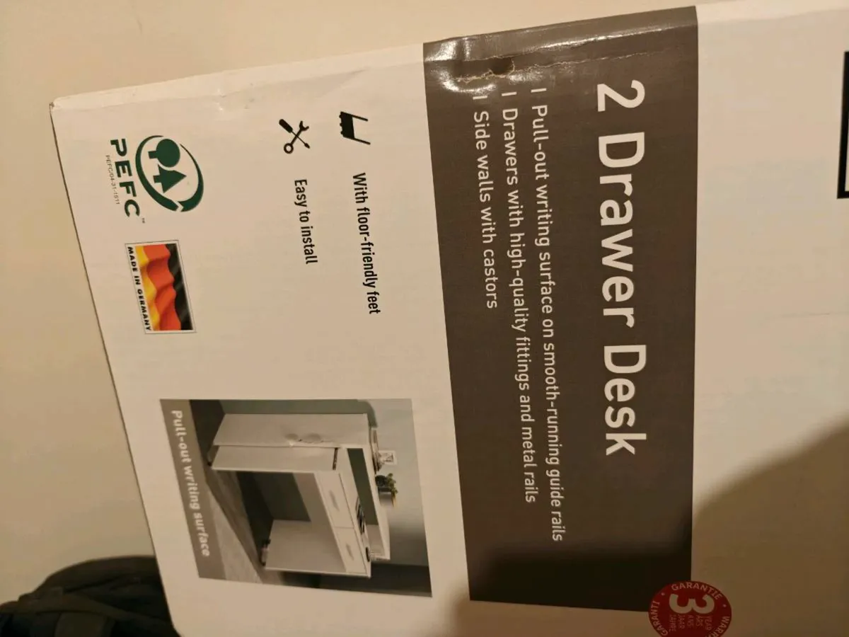 2 drawer desk - Image 1