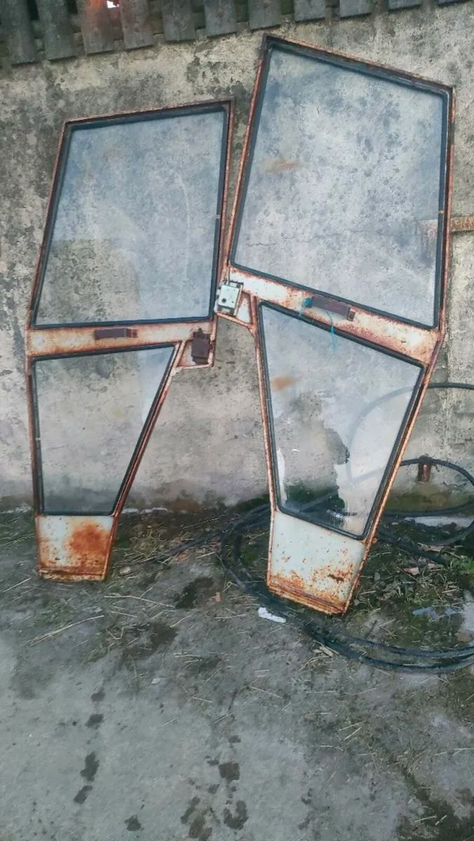 Tractor doors - Image 1