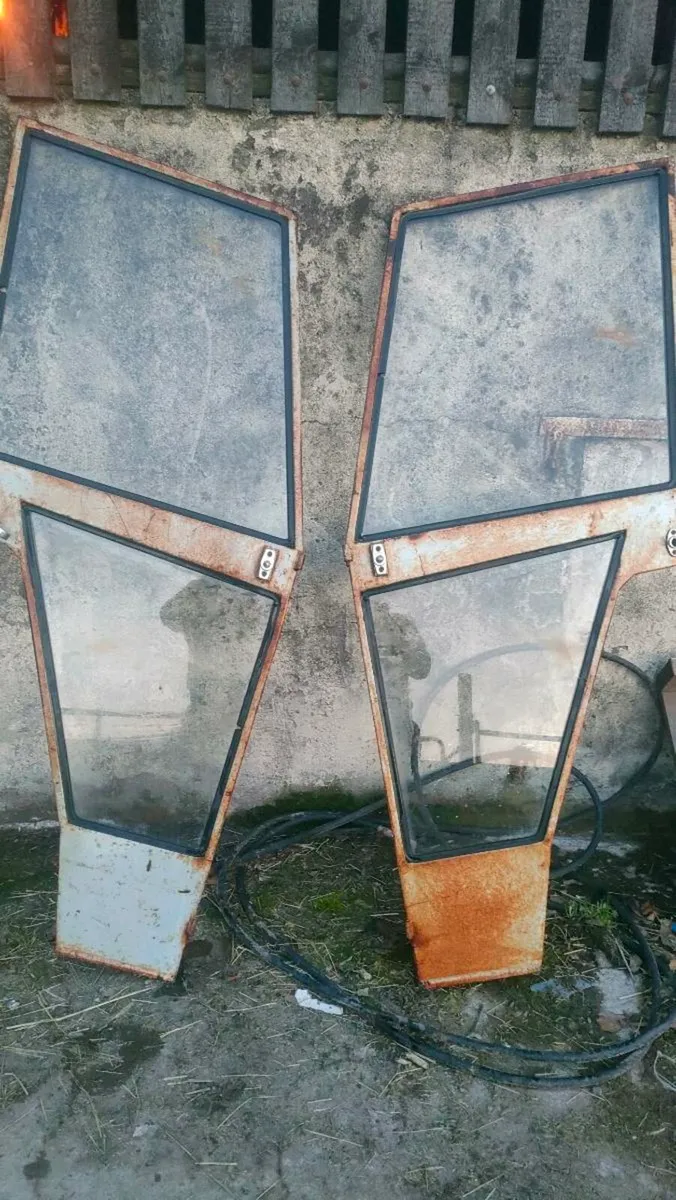 Tractor doors - Image 3