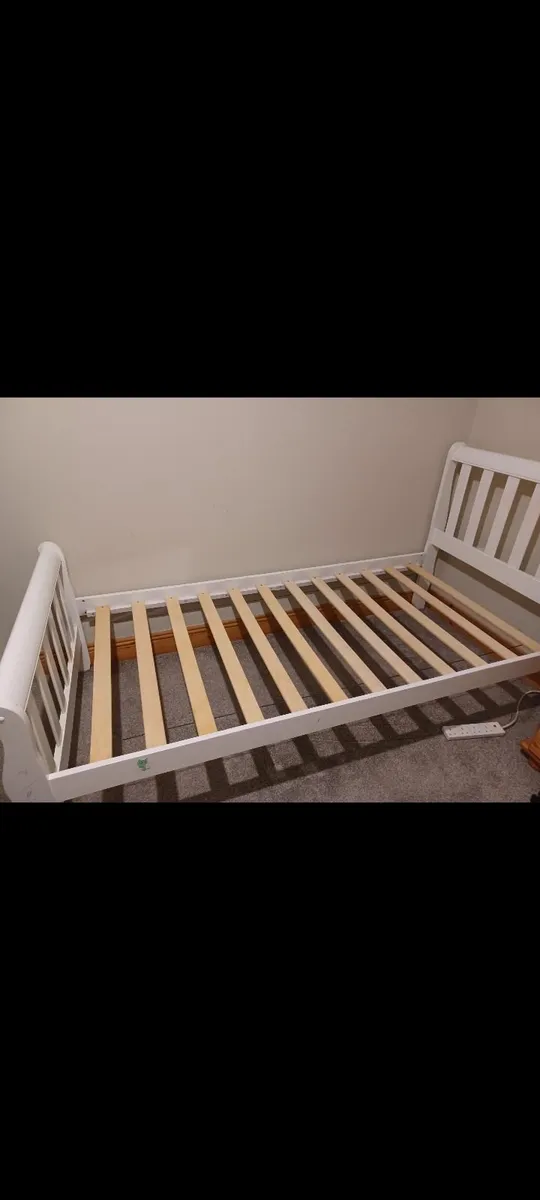 Single bed - Image 2