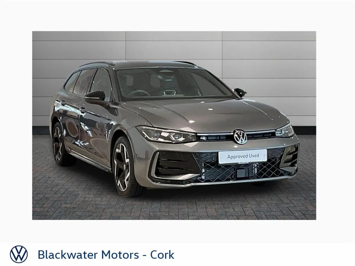 Volkswagen Passat Passat R-Line 1.5TSI eHybrid DSG - Image 1