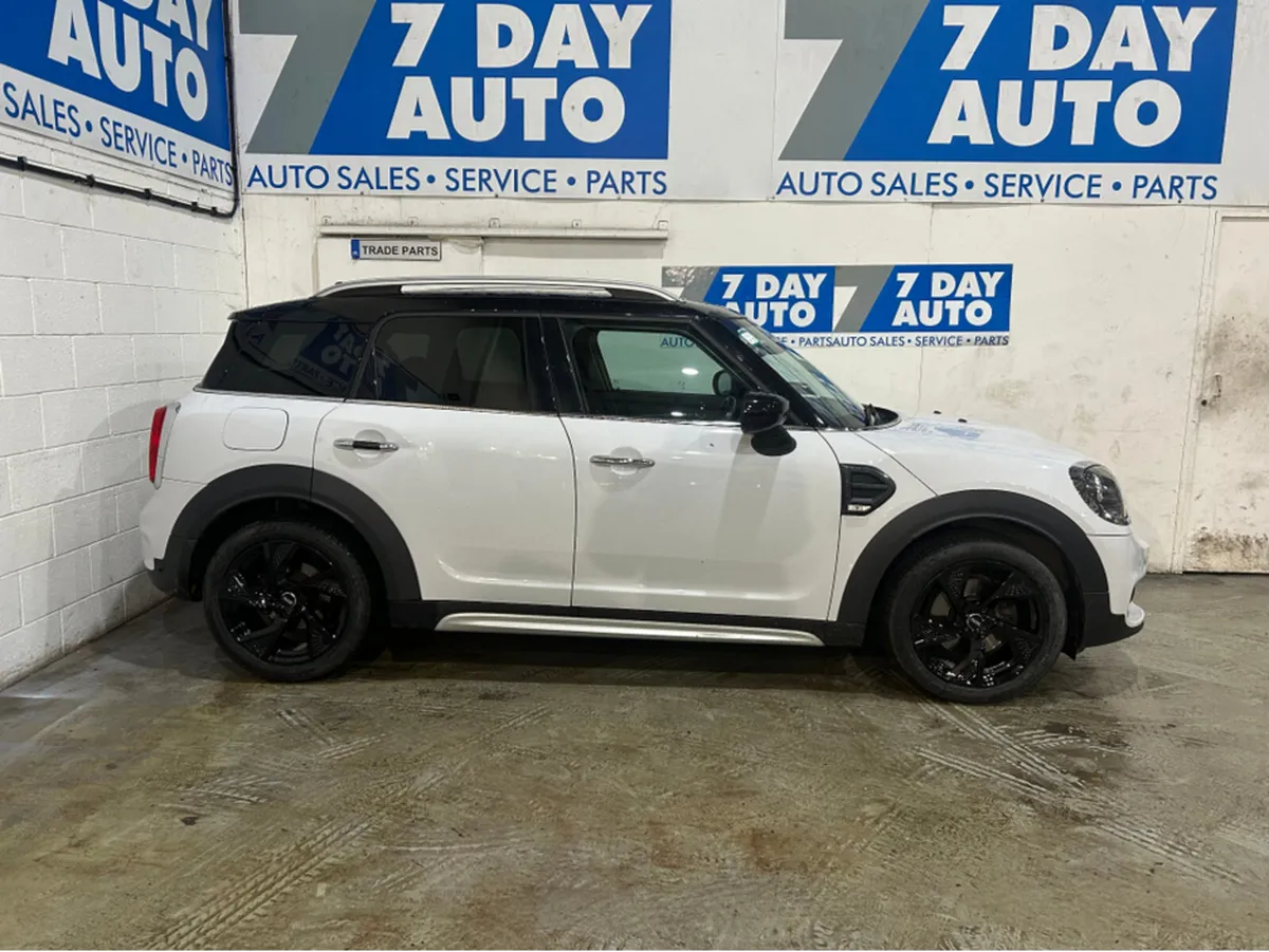 Mini Countryman 2.0D AUTO COOPER COUNTRYMAN - Image 3