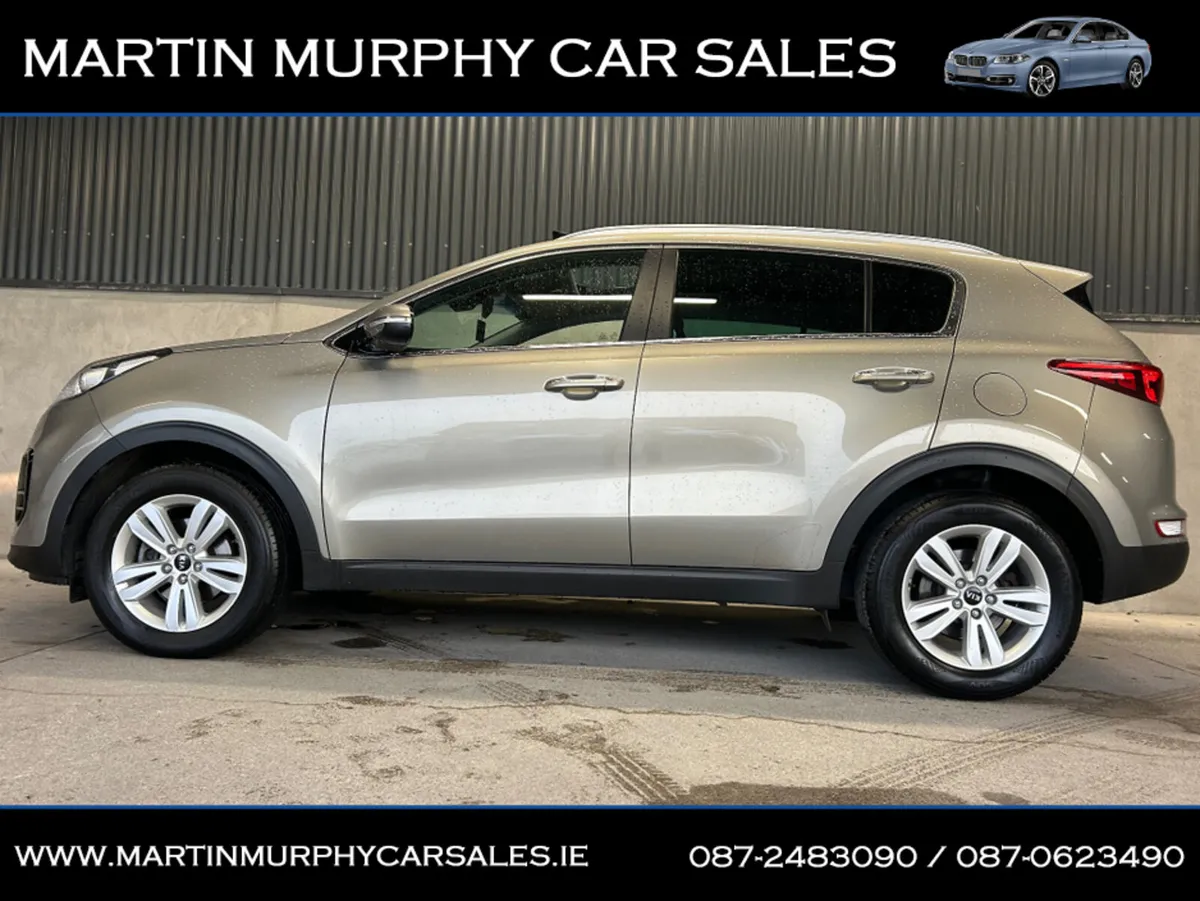 Kia Sportage EXS LOW KMS * PAN ROOF * - Image 3
