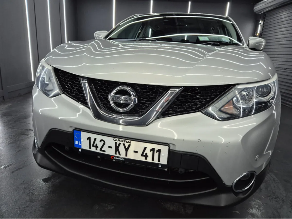 Nissan Qashqai 1.6 SV CVT SAFETY PK 4 4DR AUTO - Image 3