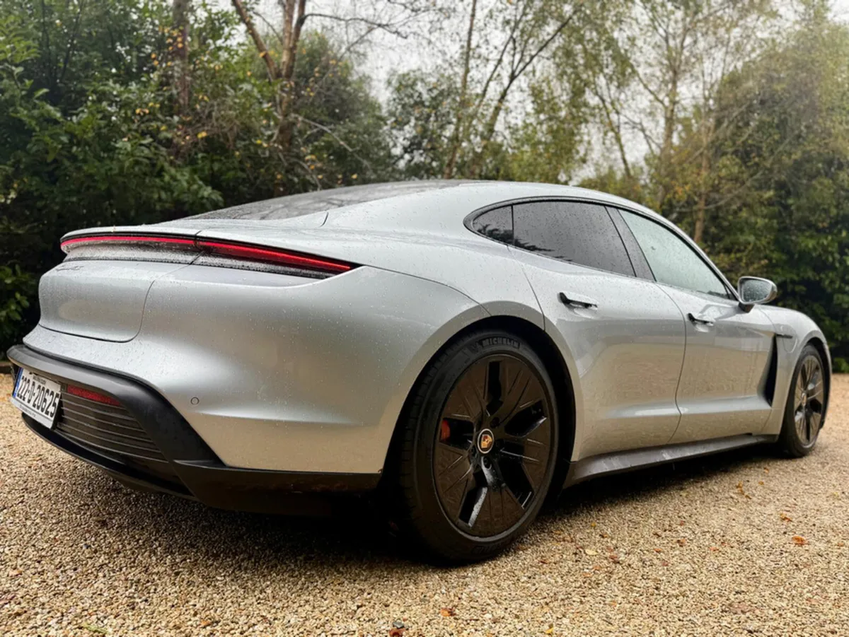 Porsche Taycan 4S *Performance Battery Plus…560bhp - Image 3