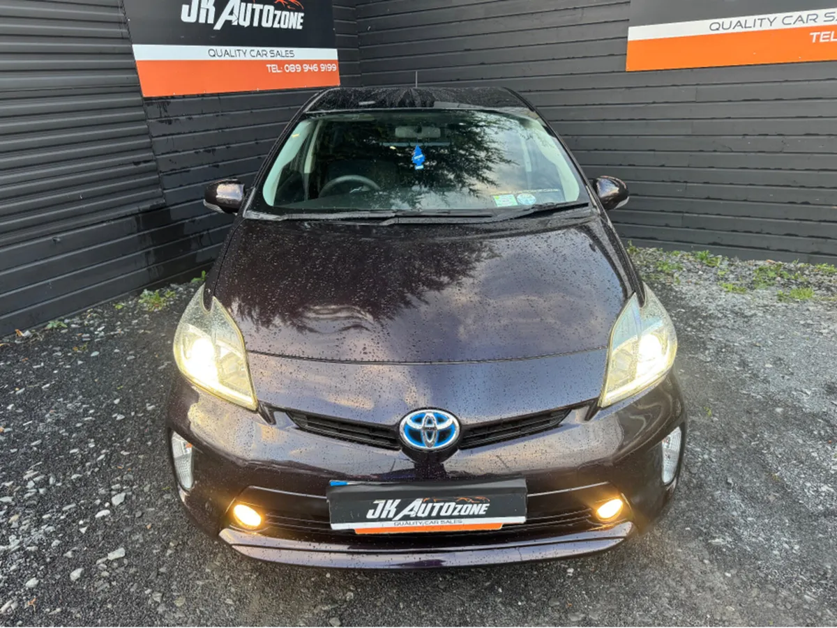 Toyota Prius 1.8 HYBRID 5DR AUTO - Image 2