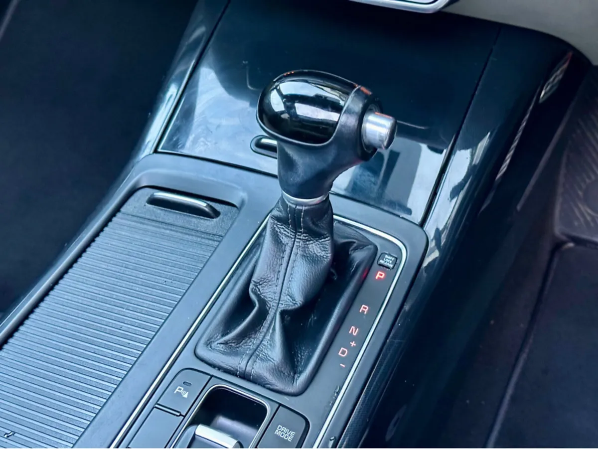 Kia Sorento PLATINUM 7 SEATER AUTO PANORAMIC ROOF - Image 1