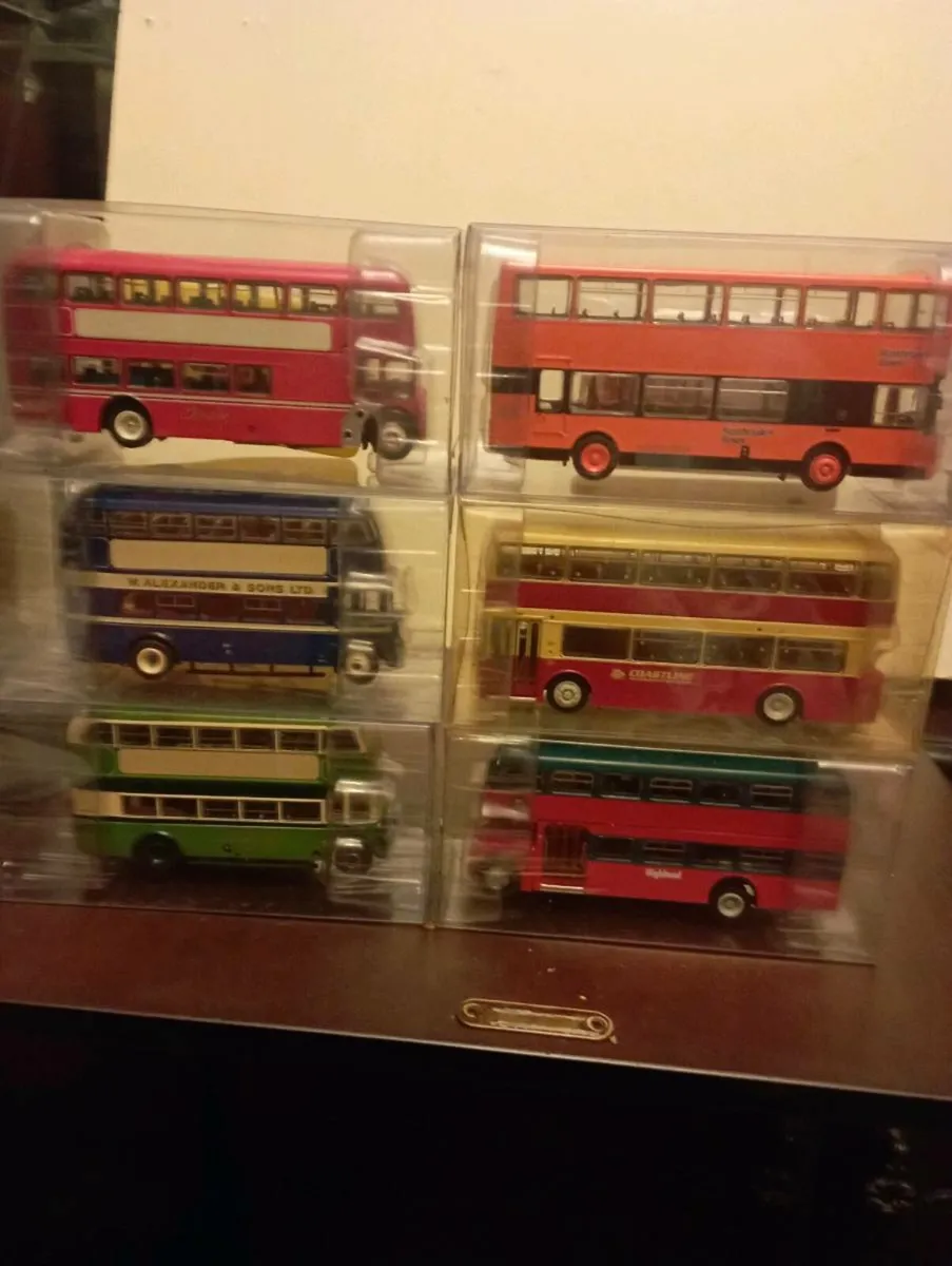 LIMITED EDITION BRITBUS DIE-CAST MODEL BUSES - Image 1