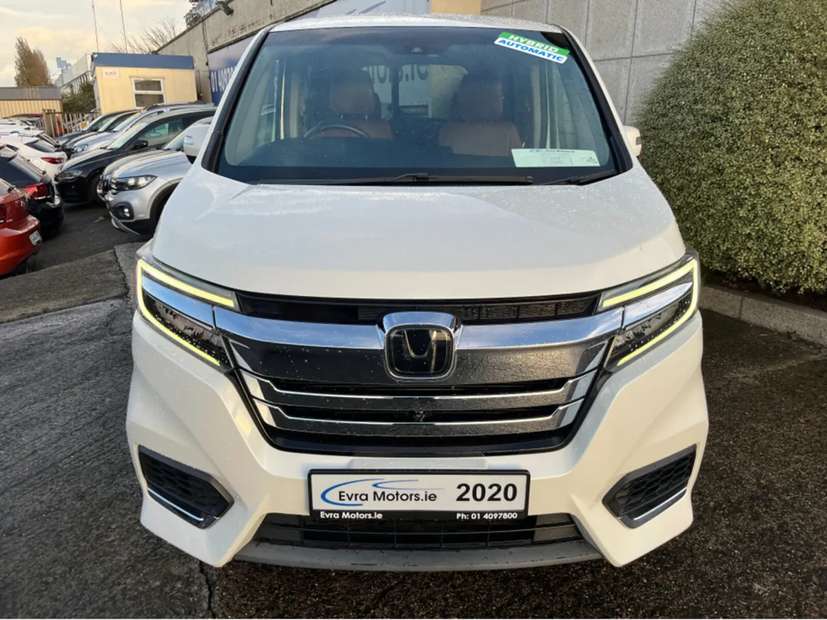 Honda Stepwagon 7 SEATER AUTOMATIC HYBRID 2.0 PETR - Image 2