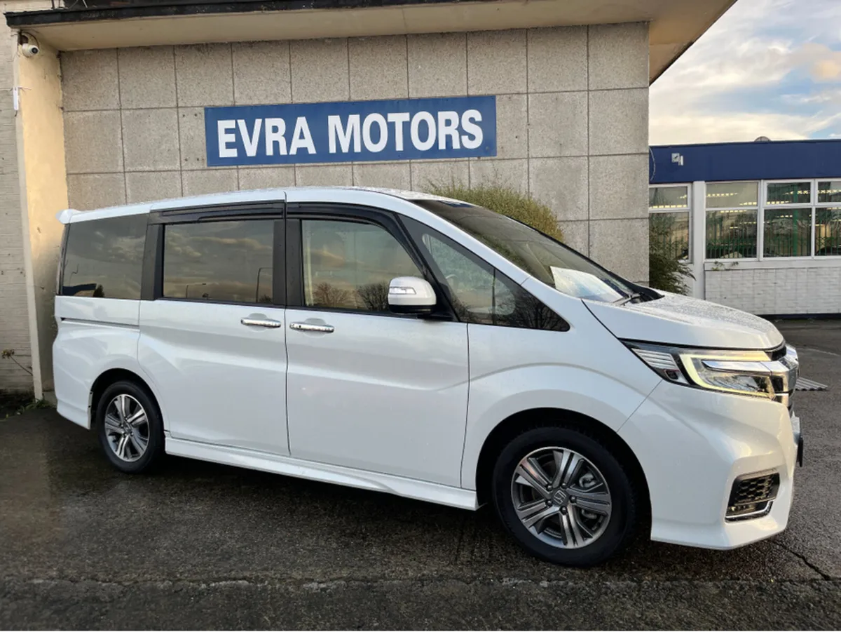Honda Stepwagon 7 SEATER AUTOMATIC HYBRID 2.0 PETR - Image 3