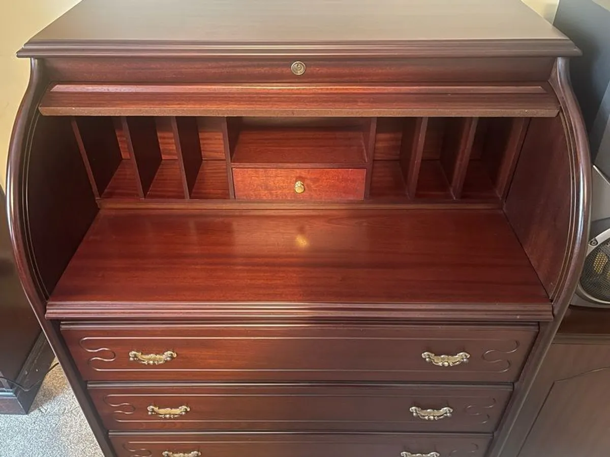 Mahogany roll-top Bureau Desk - Image 3