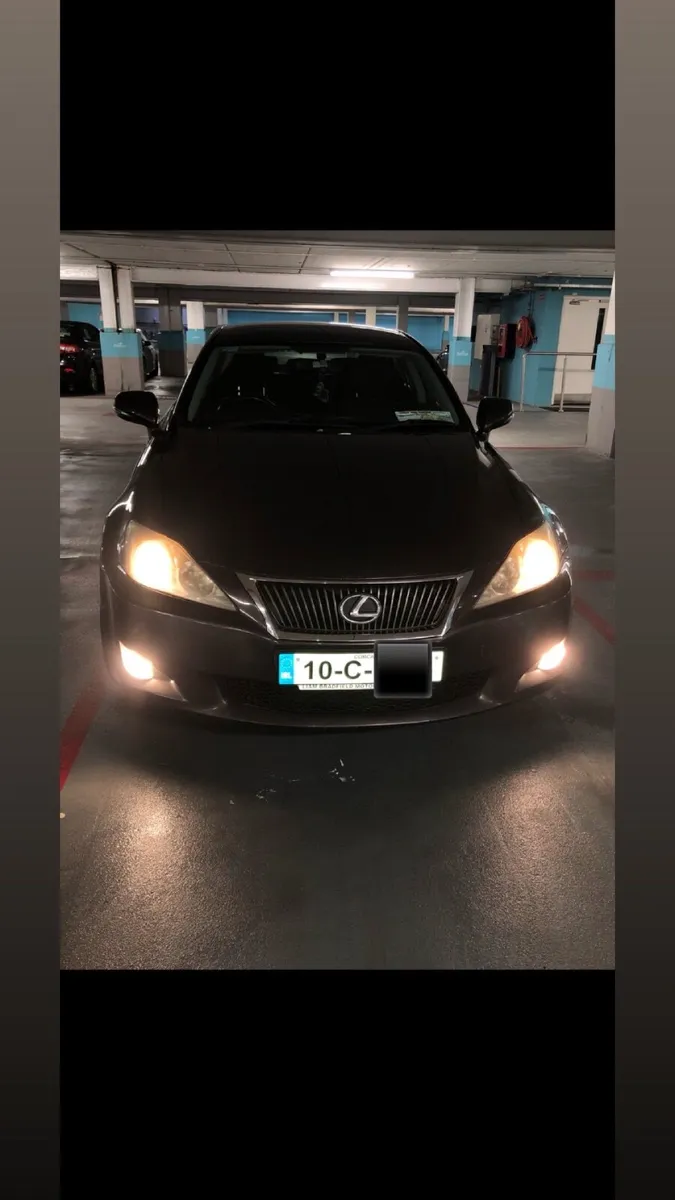 Lexus IS 2010 - Image 2