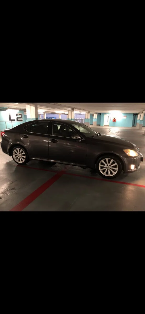 Lexus IS 2010 - Image 1