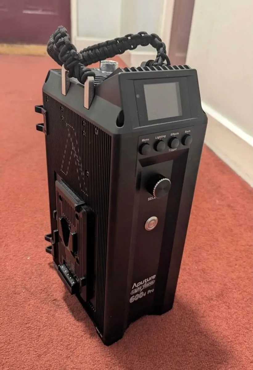 Aputure 600d Pro plus Case Excellent Condition - Image 2