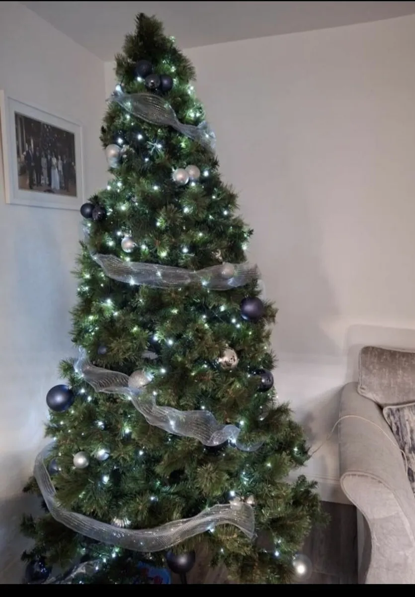 Christmas tree - Image 1