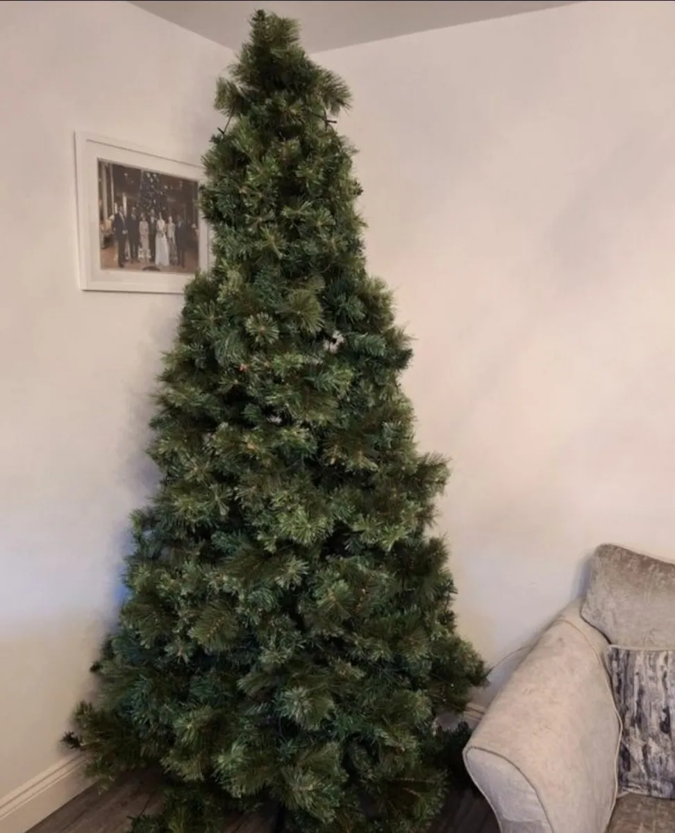 Christmas tree - Image 2