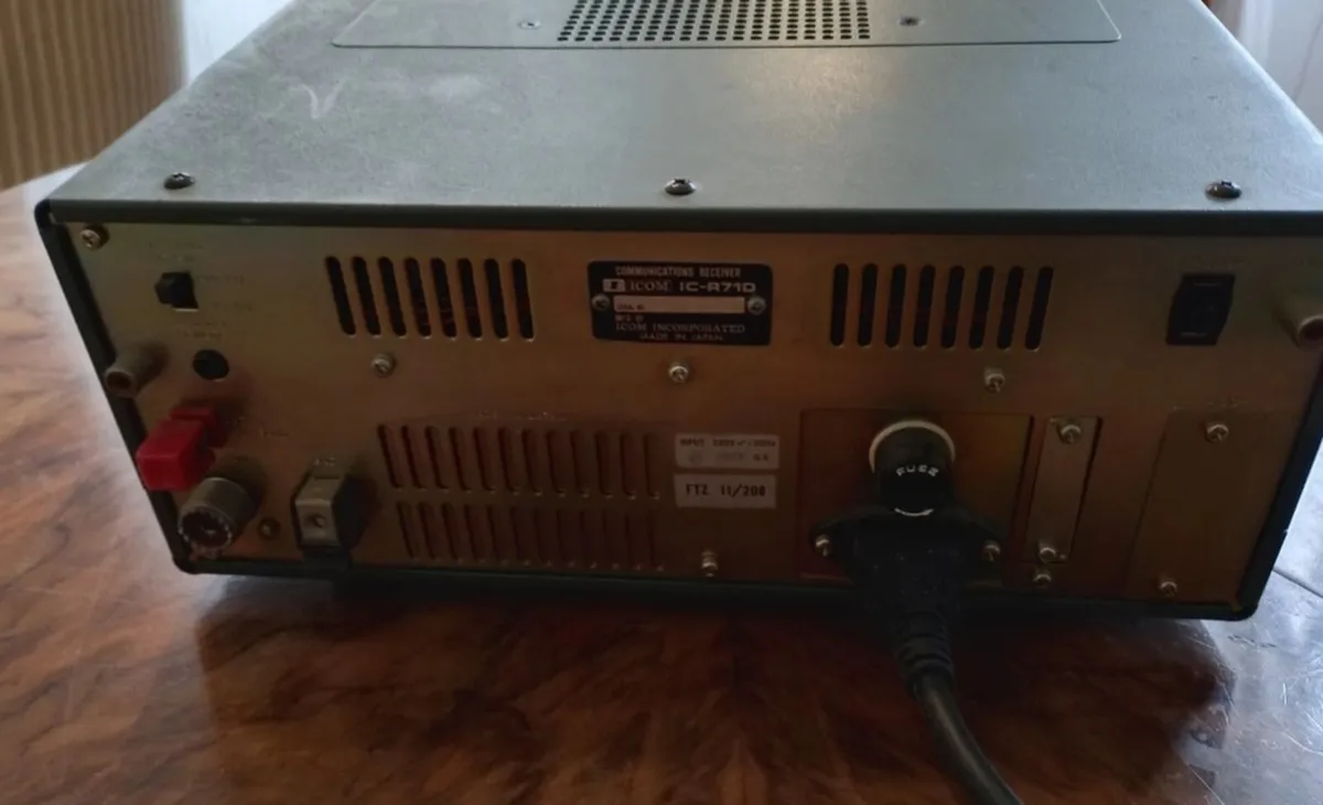 ICOM R71D HF COMMUNICATIONS RECEIVER - Image 2