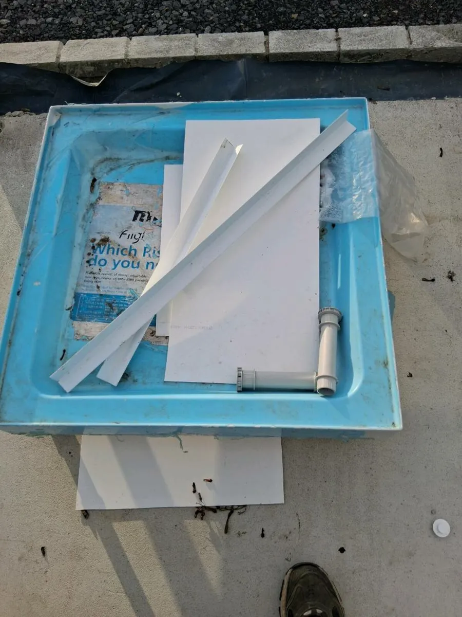 Shower tray - Image 1