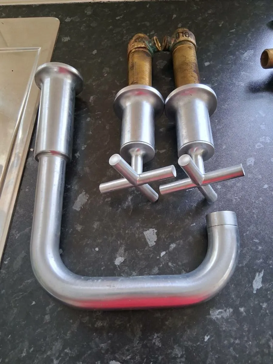 Kitchen taps - Image 4
