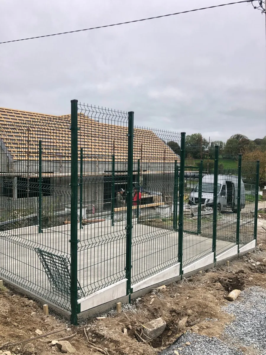 Dog Run. Cage. Concrete base - Image 2