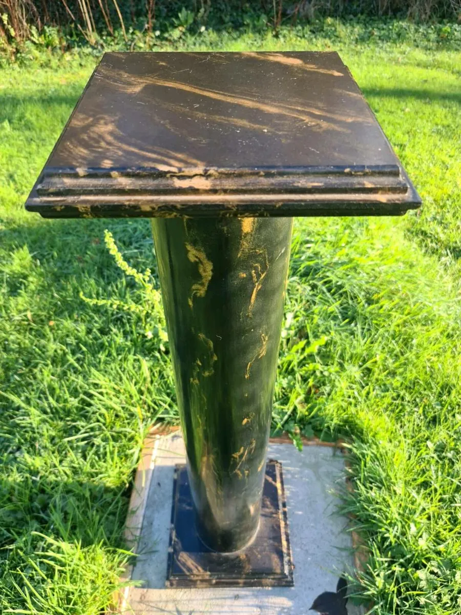 Large pedestal - Image 3