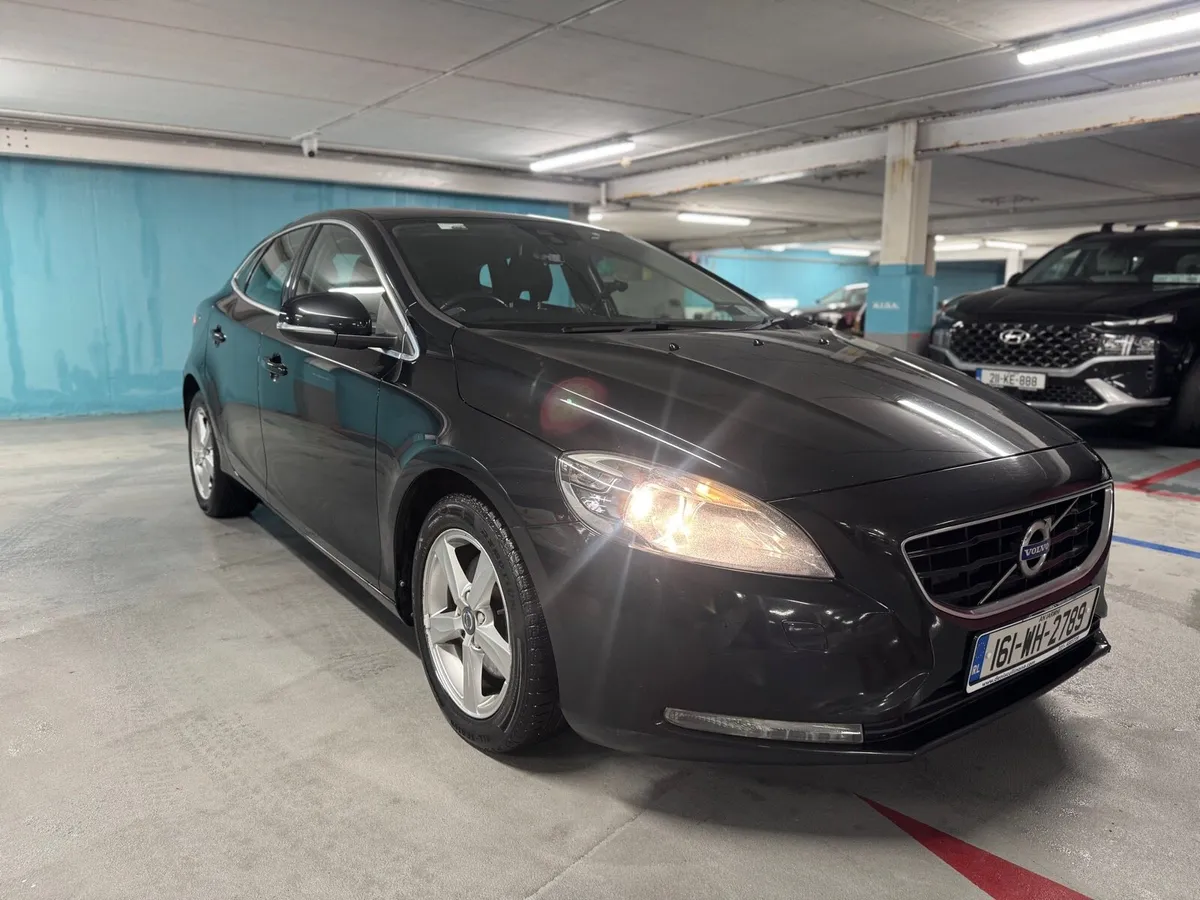 Volvo V40 2016 2.0 Diesel Estate  Ncted&Taxed - Image 1
