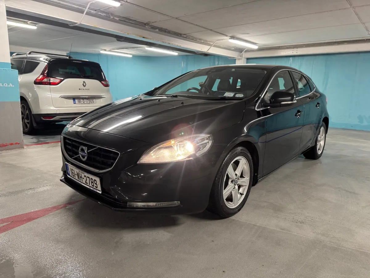 Volvo V40 2016 2.0 Diesel Estate  Ncted&Taxed - Image 4