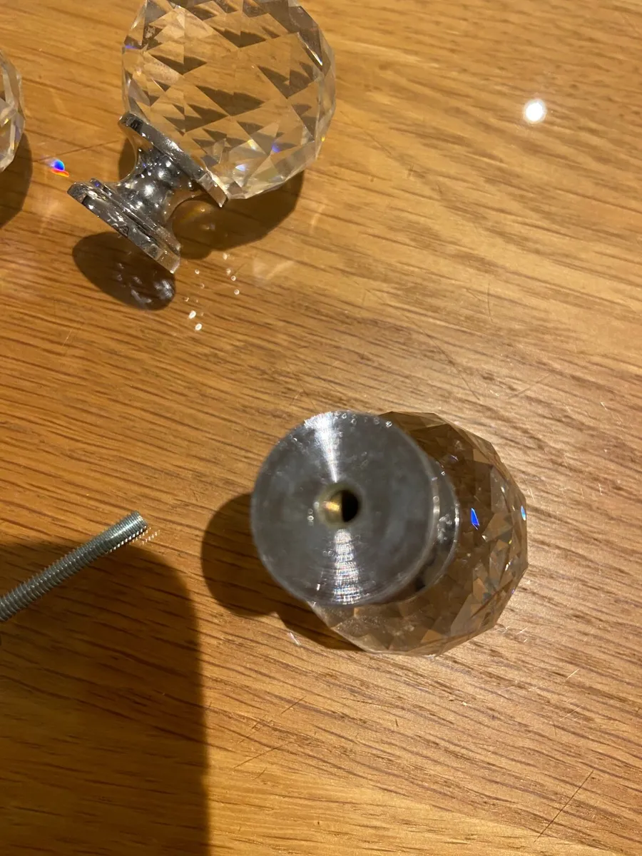 Press wardrobe/kitchen knobs - Image 2