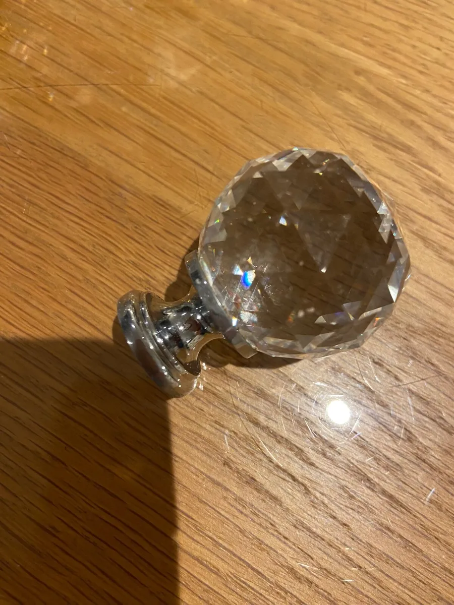 Press wardrobe/kitchen knobs - Image 1