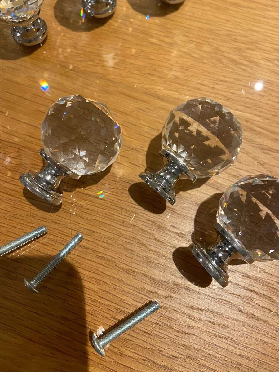 Press wardrobe/kitchen knobs - Image 3