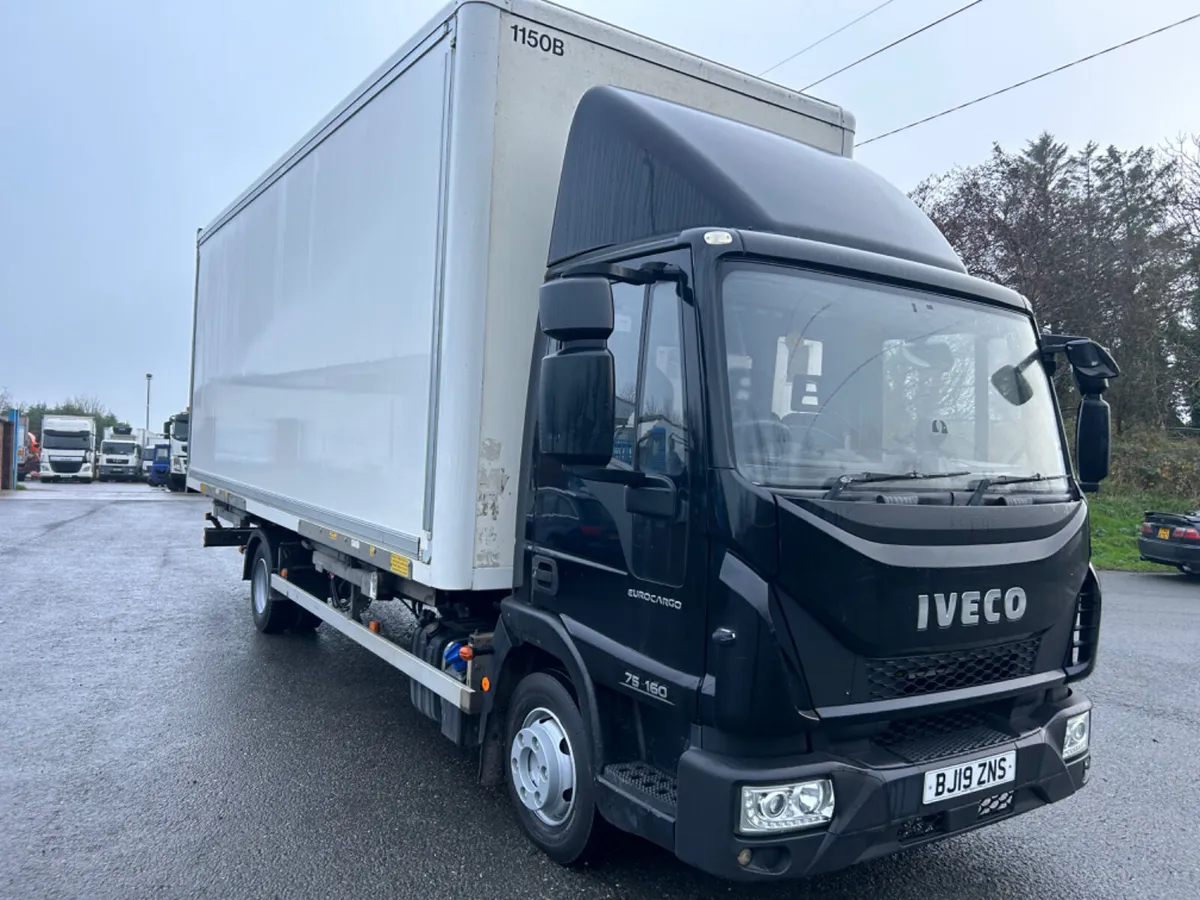 2019 iveco 7.5ton with 2 x demountable box - Image 3