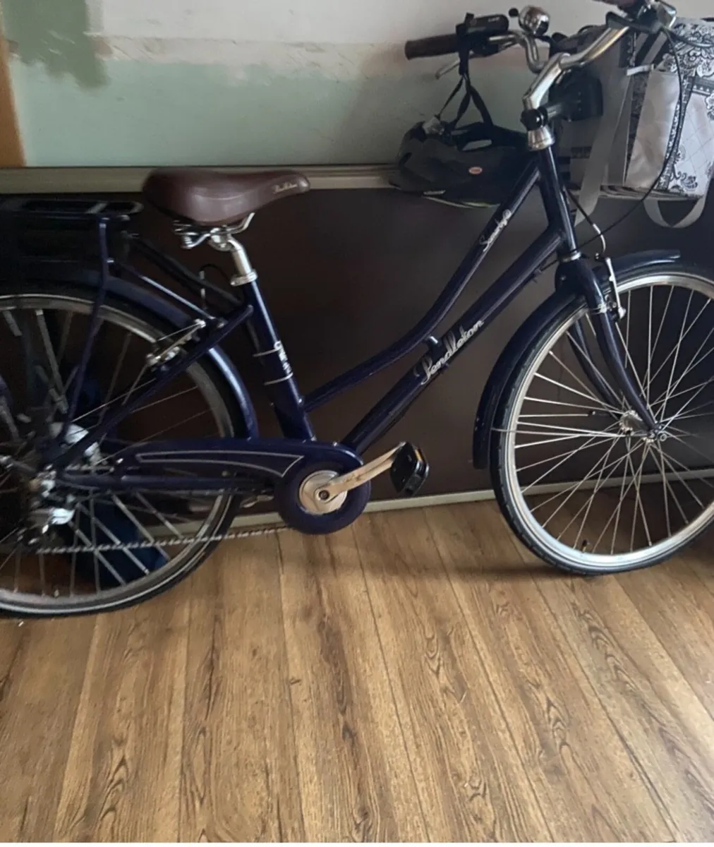 VICTORIA PENDLETON E-BIKE - Image 1