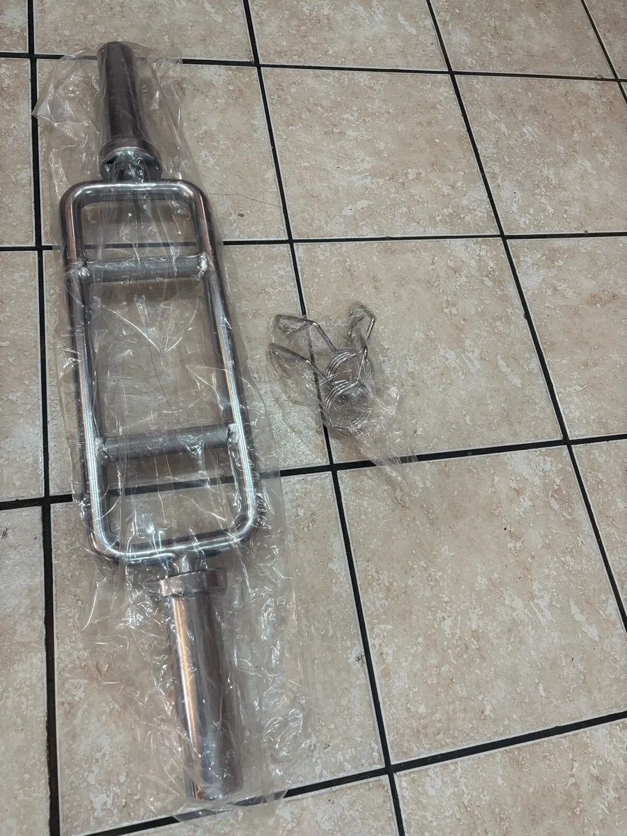 OLYMPIC EZ CURL + A NEW OLYMPIC TRI HAMMER BARBELL - Image 2