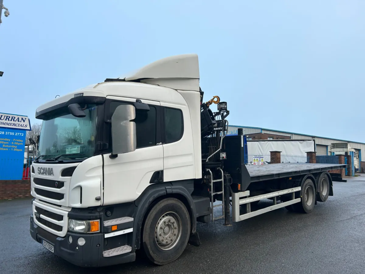 2013 Scania p280 6x2 flat with hiab crane - Image 1