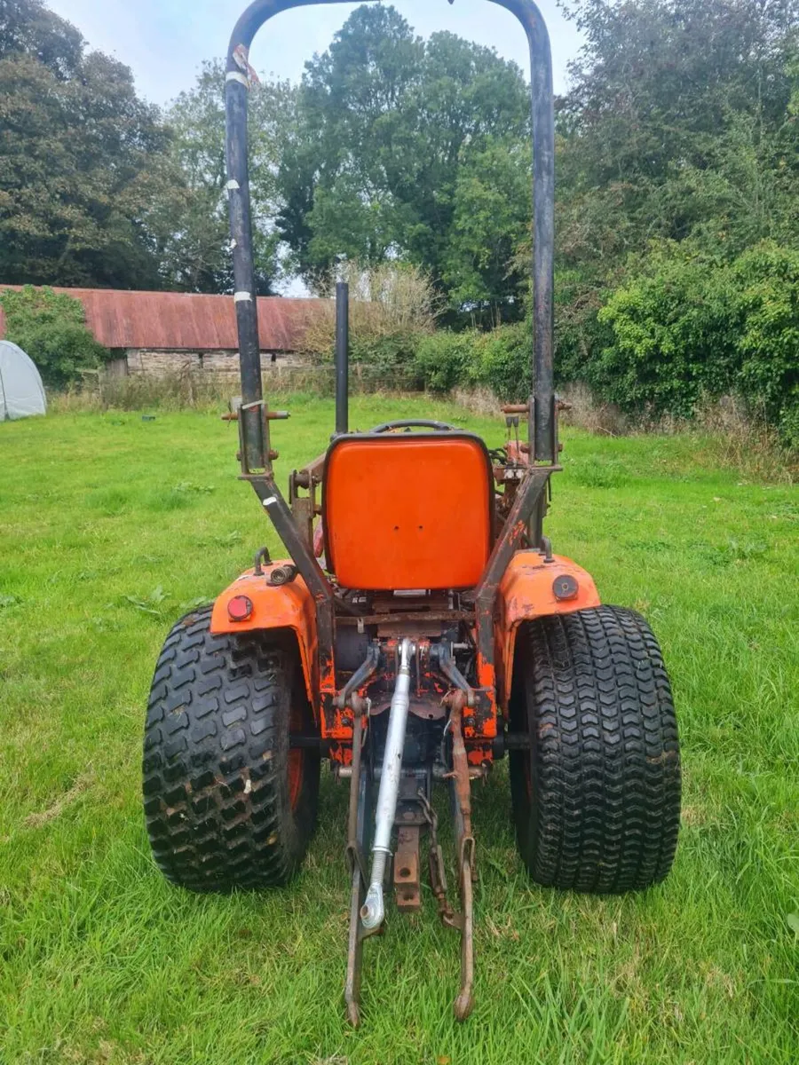 Kubota B1750 with Lewis Loader - Image 2
