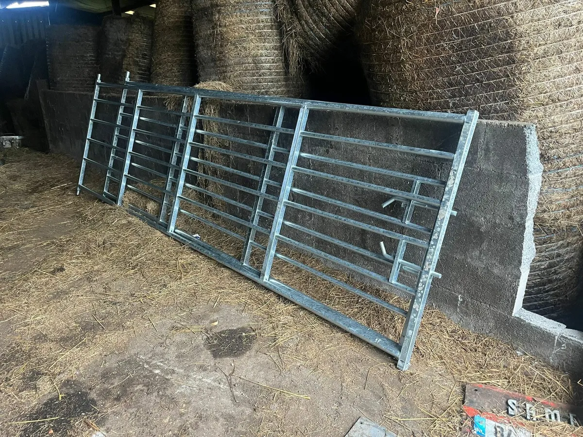 Extendable gates, and  barriers. - Image 3
