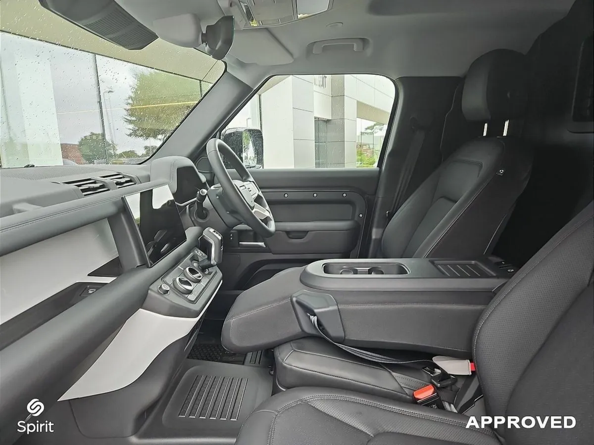 Land Rover Defender 3.0 D S Campaign Commercial - Image 3