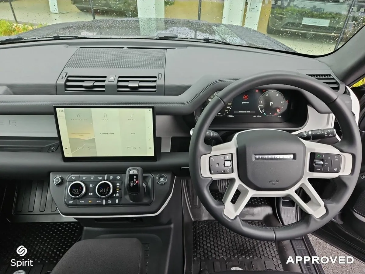 Land Rover Defender 3.0 D S Campaign Commercial - Image 4