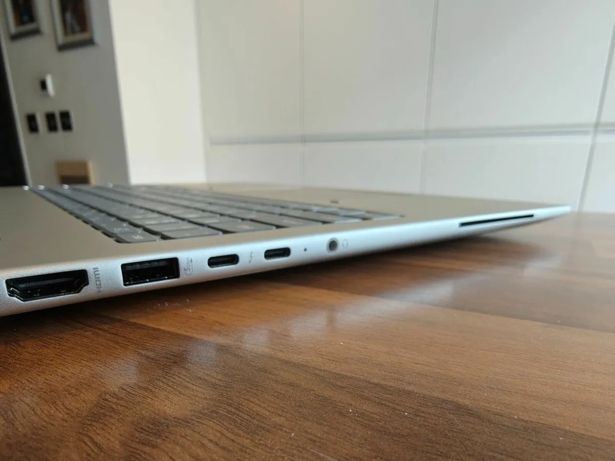 HP Elitebook 660 G11 | Intel Ultra 5 | 32GB | 1TB - Image 3