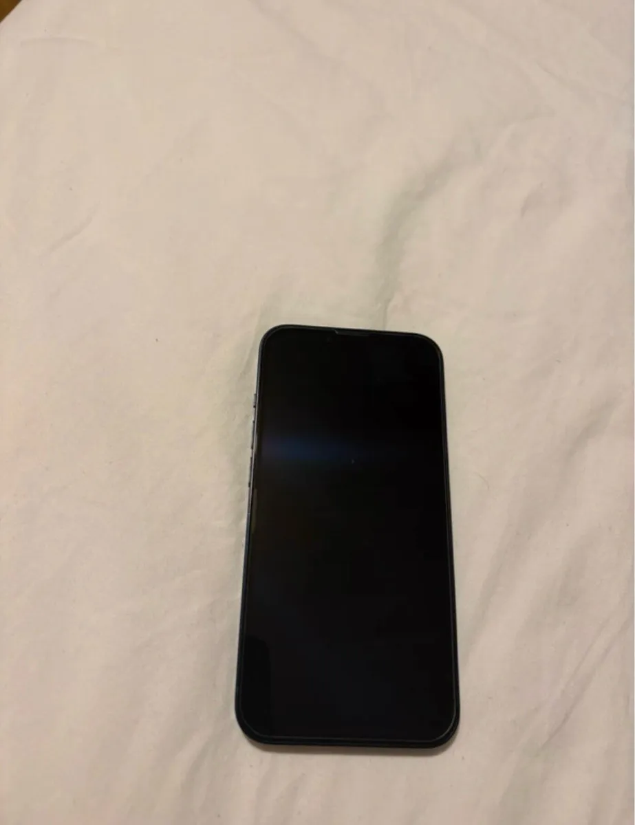 iPhone 14 - Image 3