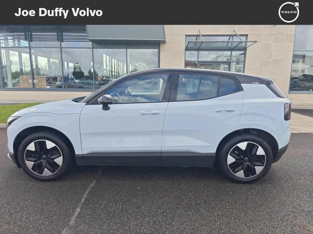 Volvo EX30 Single Motor BEV 272hp Plus - Image 3