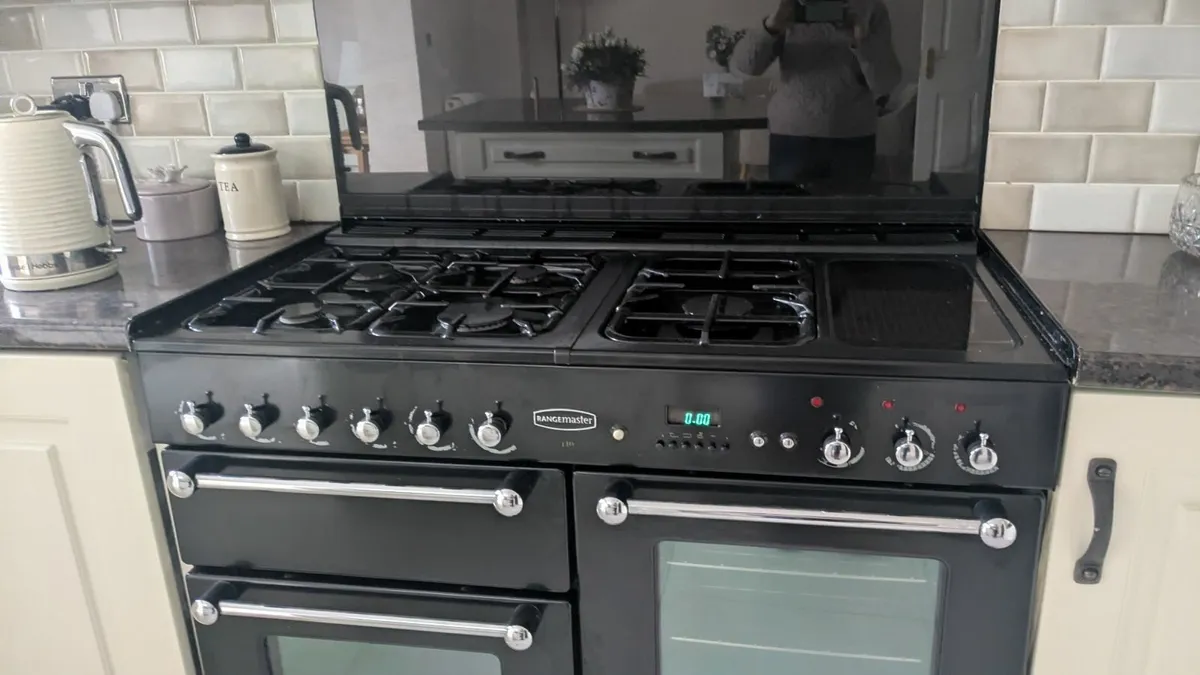 Rangemaster dual fuel cooker - Image 1