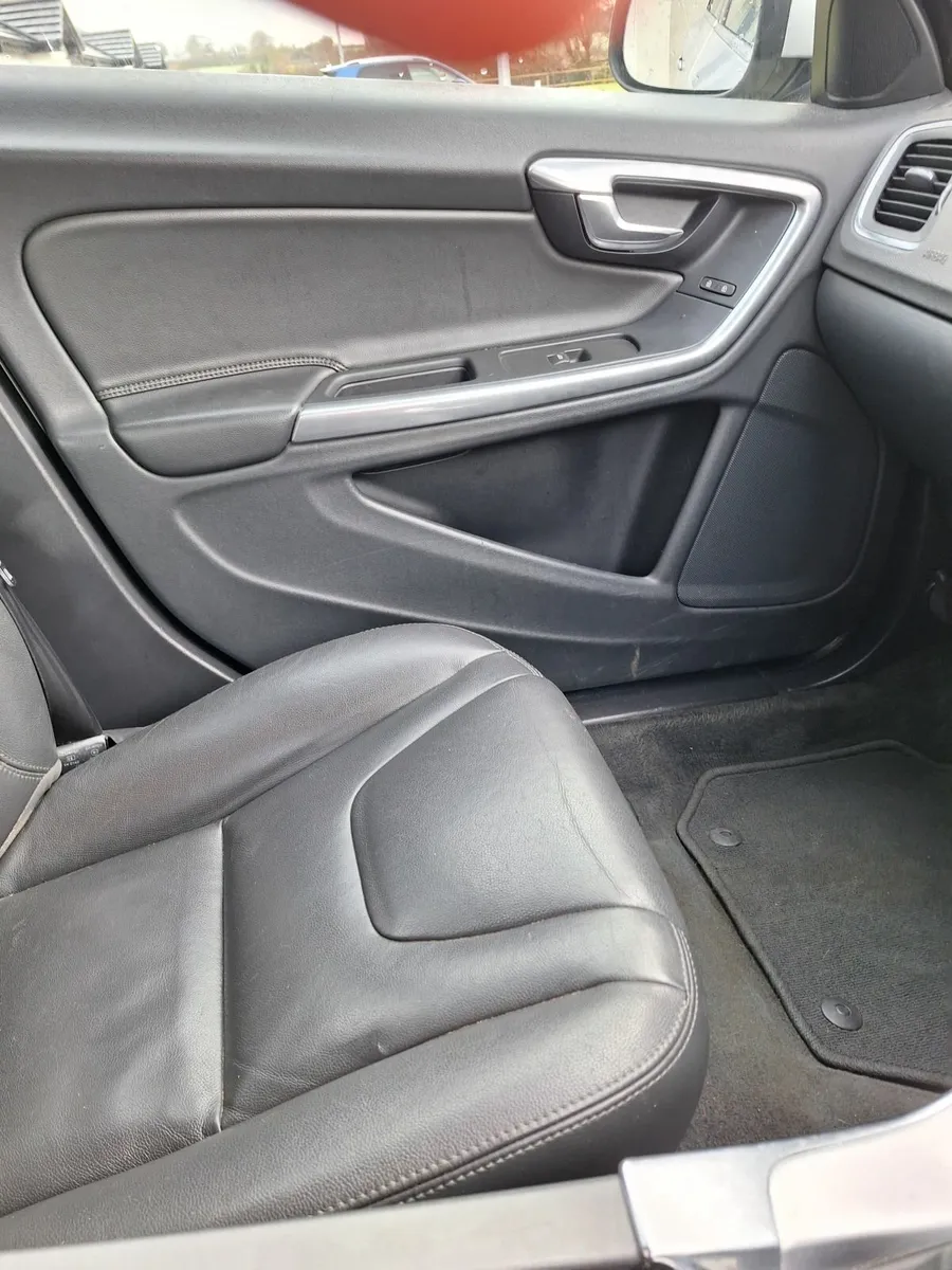 Volvo S60 2018 - Image 3
